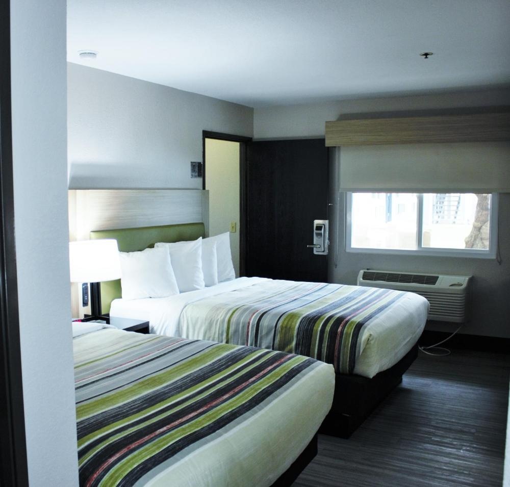 Room image 3